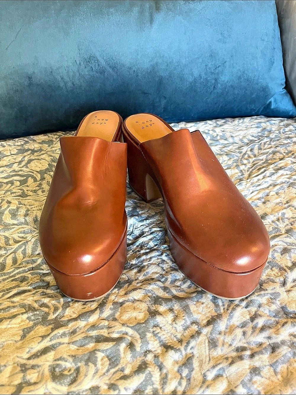 a new day Darla Platform Mule Heels Brown US 9.5, Great Condition.
